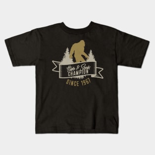 Hide and Seek Champion: Bigfoot Kids T-Shirt